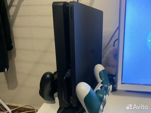 Продам PS4 Pro 1T