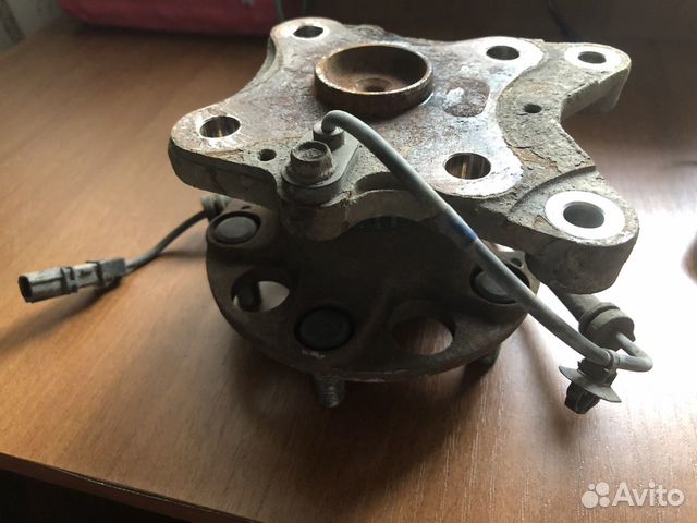 Ступица в сборе с датчиком ABS (задняя) Ступица в сборе с датчиком ABS (задняя)