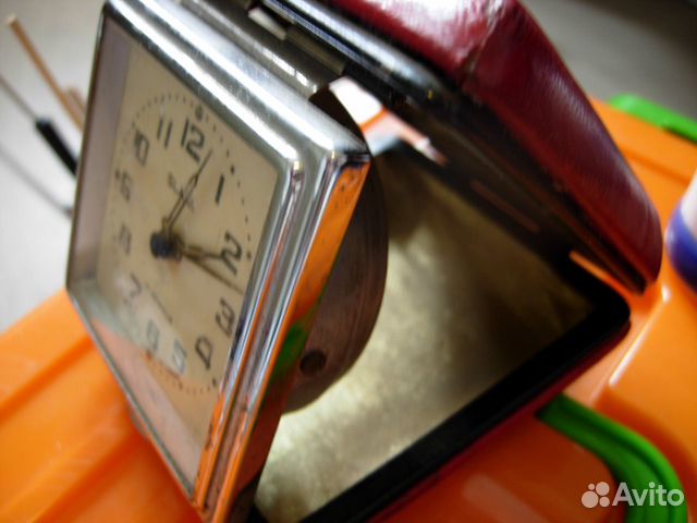 Часы-будильник слава Часы-будильник слава