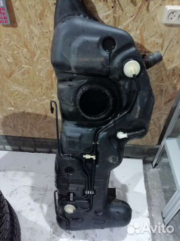 Бензобак Nissan note e11