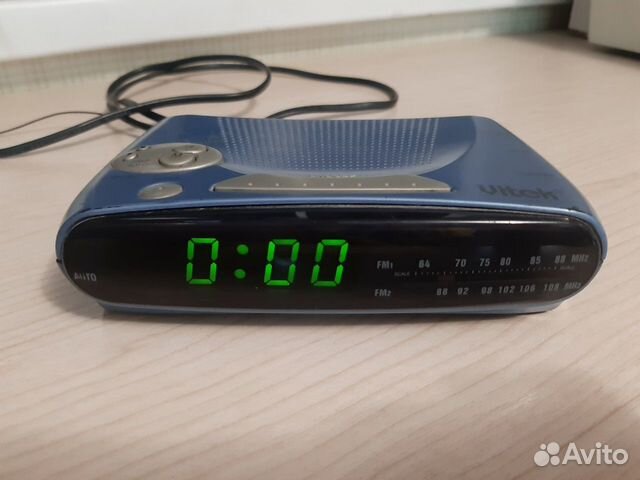 Радиочасы Vitek