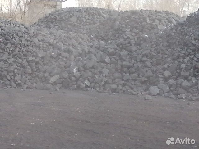 Уголь черногорск. Дробленый уголь. Уголь 3 бом. 2 тонны балахтинского угля в автомобиле газ. Показать фото хакасский уголь орех.