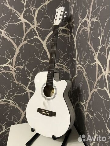 Белая акустическая гитара Elitaro