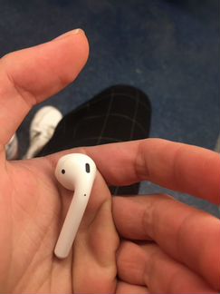 Левый наушник AirPods 2
