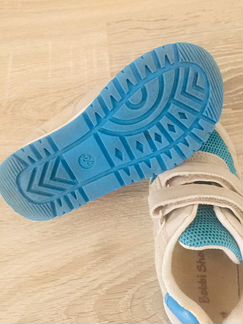 Кроссовки размер 24