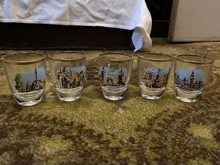 Стопки с видами Лондона