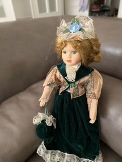 Фарфоровая Кукла