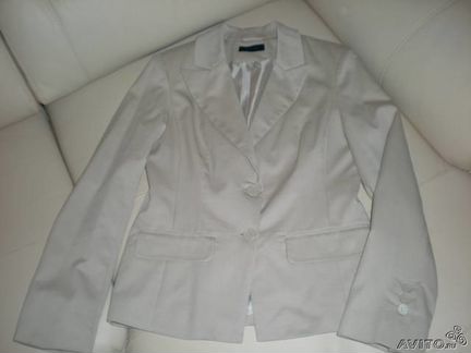 Пиджак новый бежевый 44 - 46 размер