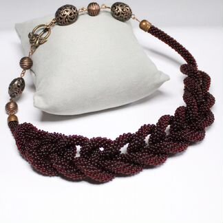 Жгут-лариат из бисера бордовый