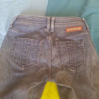 Крутые джинсы Burberry