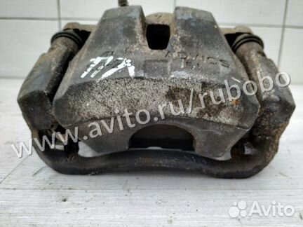 Суппорт передний левый Toyota Rav4 ZSA30 3ZR 2011