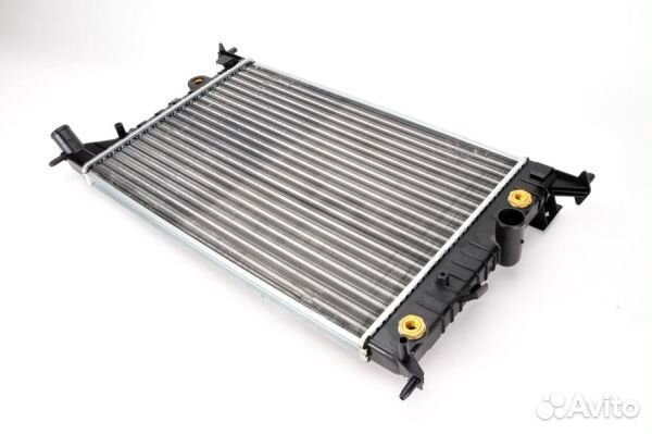 Радиатор opel Vectra B 95-03гг. behr / hella