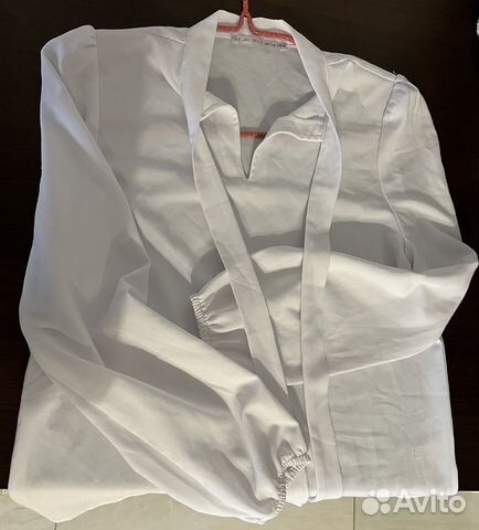 Белая блуза