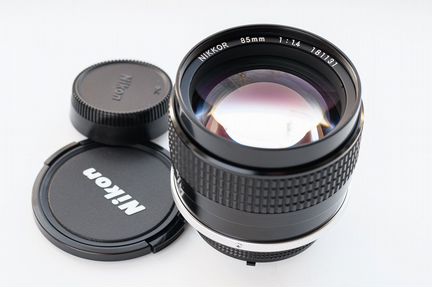 Nikon Nikkor 85 mm f/1.4 Ai-S MF
