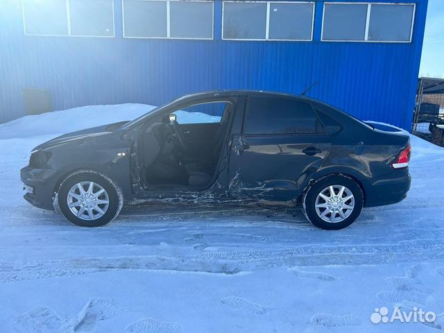 Volkswagen Polo 1.6 AT, 2016, битый, 135 000 км