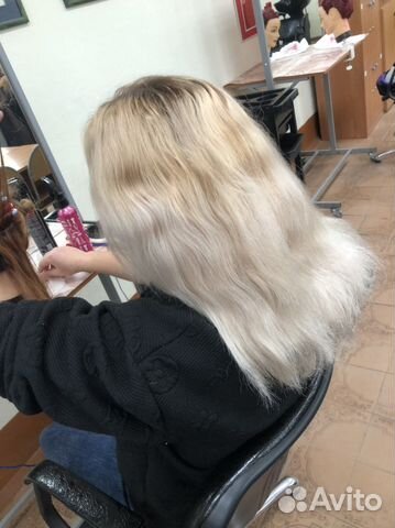 Модель на афрокудри