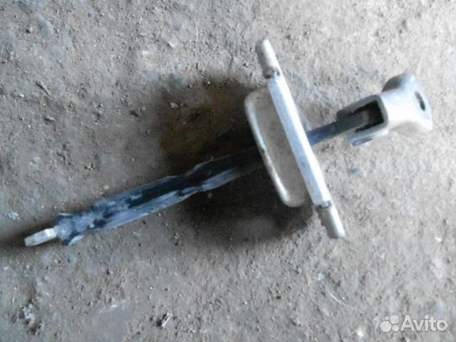 Ограничитель двери задней левой Kia Ceed 2007-2012