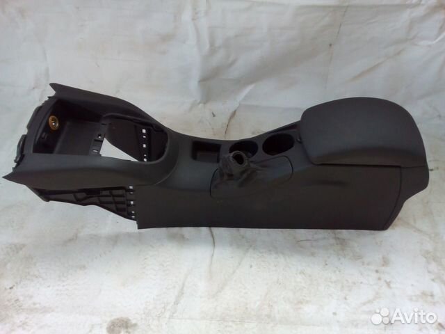 Подлокотник. Ситроен С4 с 2011г
