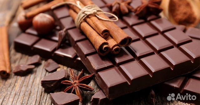 Упаковщики на шоколадную фабрику