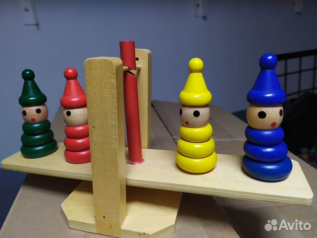 Деревянная игрушка весы-пирамидки
