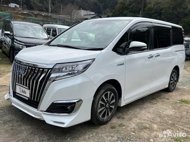 Toyota Esquire Hybrid 2018