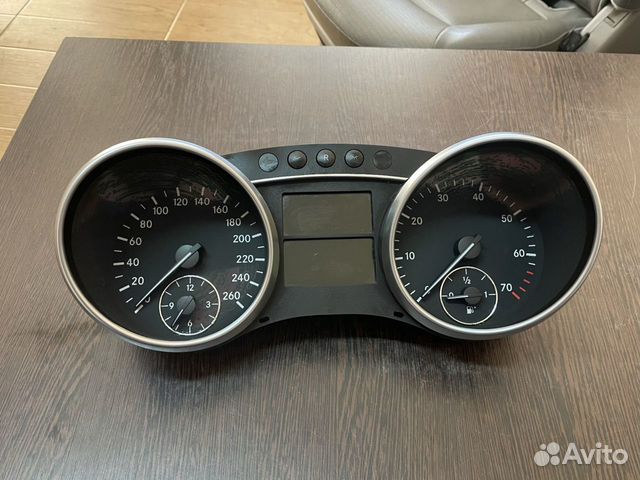 Панель приборов Mercedes ML W164