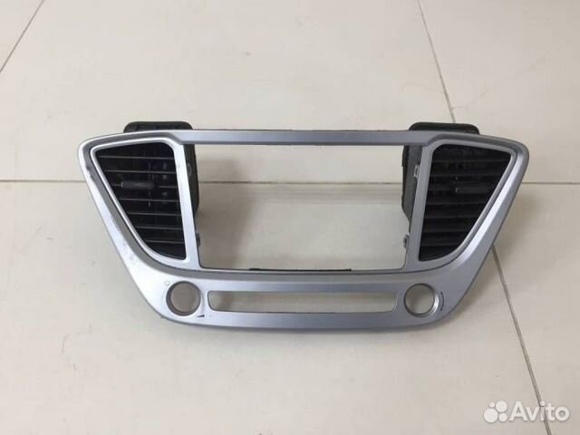 Рамка магнитолы Hyundai Solaris 2017