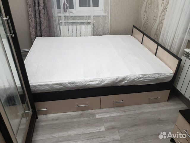 Кровать