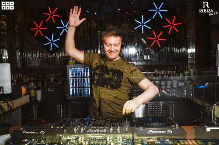 Диджей на праздник. Звук, свет, проектор