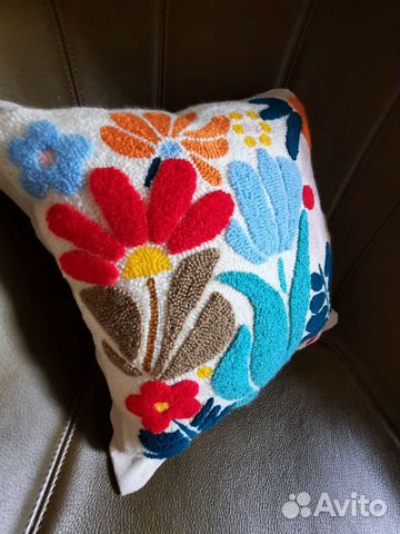 Декоративная подушка с ручной ковровой вышивкой