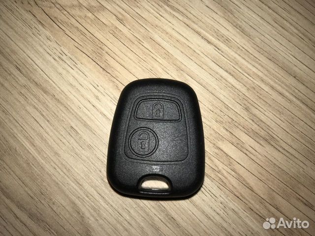 Корпус ключа пежо 308