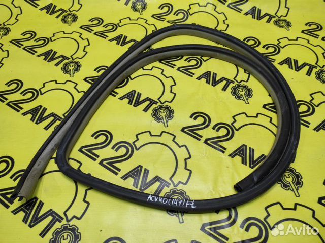 Уплотнитель проема двери передний левый Toyota