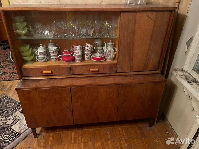 Мебель в гостинную. Массив дерева. Чехия