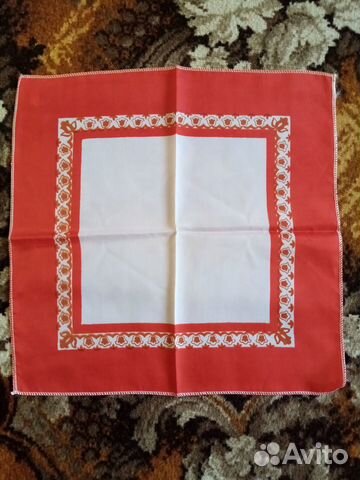 Салфетки (39 см х 39 см) в количестве 7 шт