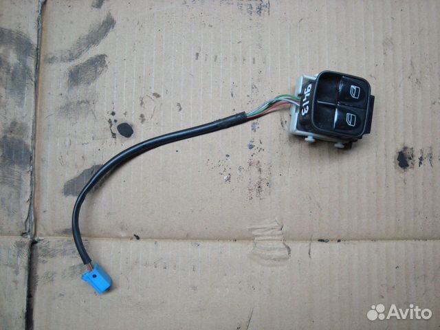 Кнопка стеклоподъёмника передняя W203 A2038200810