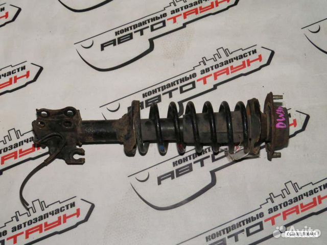 Стойка ходовки mazda demio DW3W DW5W передняя прав