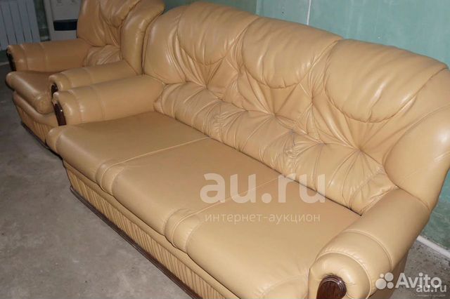 Комплект мягкой мебели (диван и два кресла)