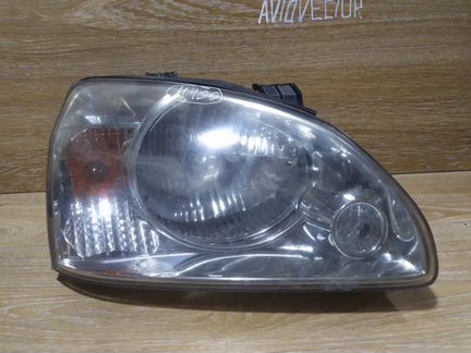 Фара передняя правая Kia Carens 1 2003-2006