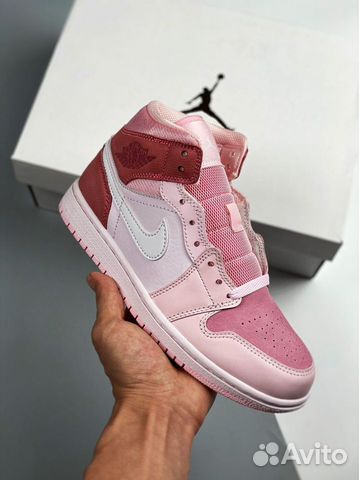 Кроссовки Nike Air Jordan 1 Low wmns Digital Pink