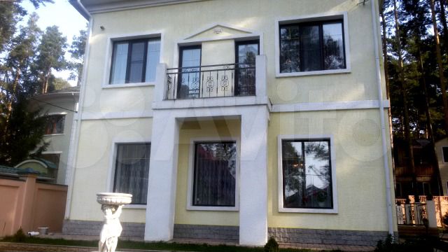 Коттедж 284 м² на участке 15 сот.