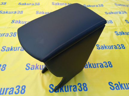 Подлокотник Honda Stepwgn 2009-2015