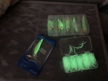 Воблеры и искусств. приманки, светящиеся в темноте