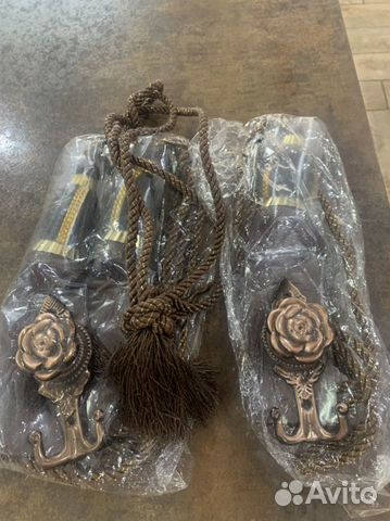 Зажимы для штор с крепежом к стене