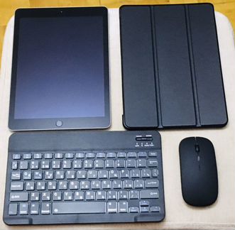 Apple iPad 9.7 Wi-Fi 128GB Black & Smart Cover NEW