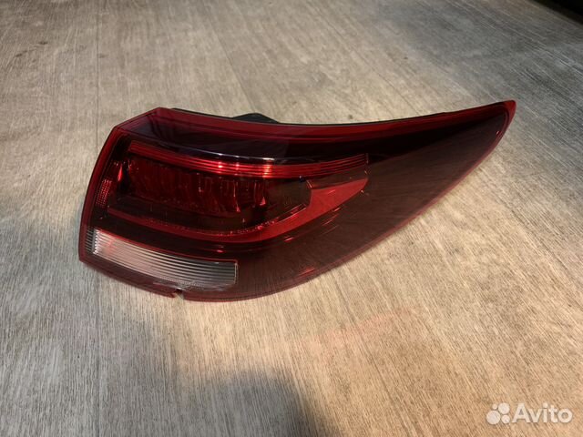 Задний правый фонарь kia rio x 2022