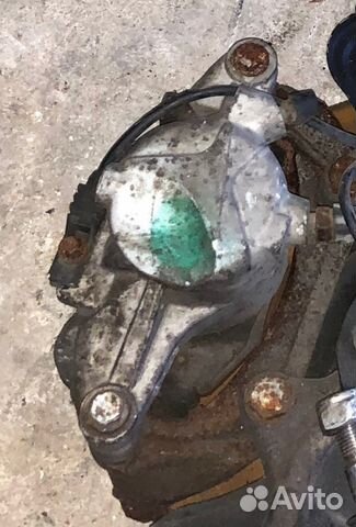 Суппорт тормозной передний Mercedes-Benz W211