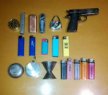 Зажигалки и пепельницы