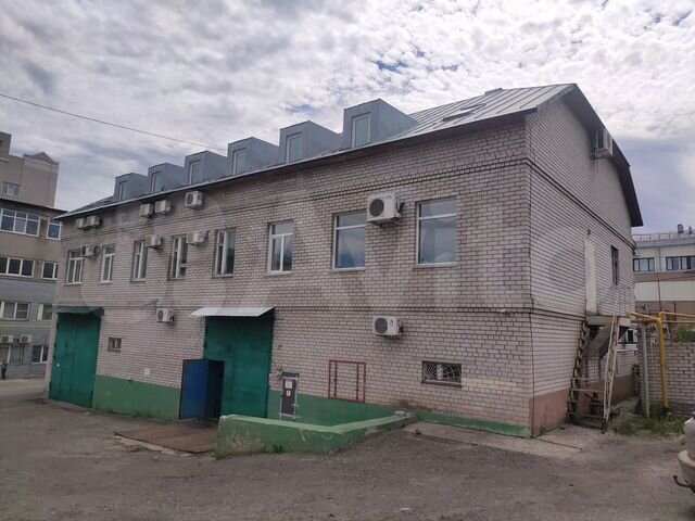 Здание в центре с арендаторами, 943.9 м²