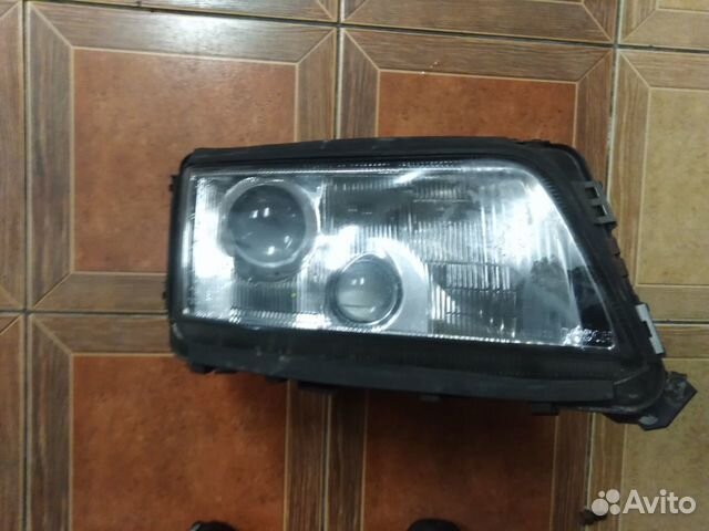 Фара правая ксенон А8 D2 дорестайлинг