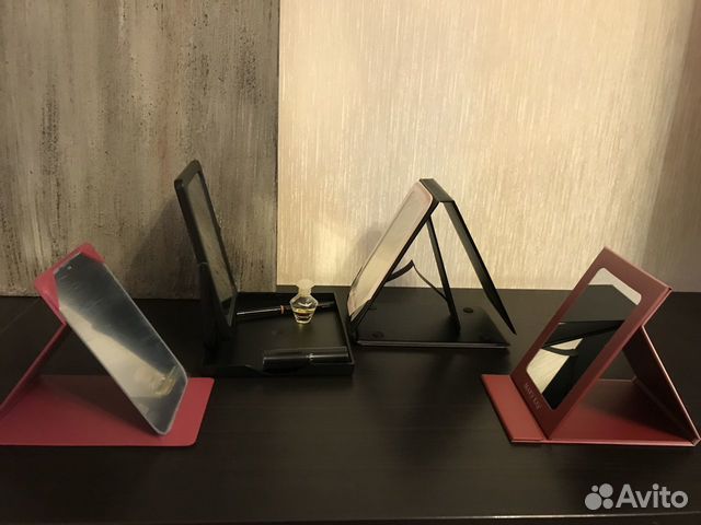 Зеркало для макияжа с косметичкой Мери Кей